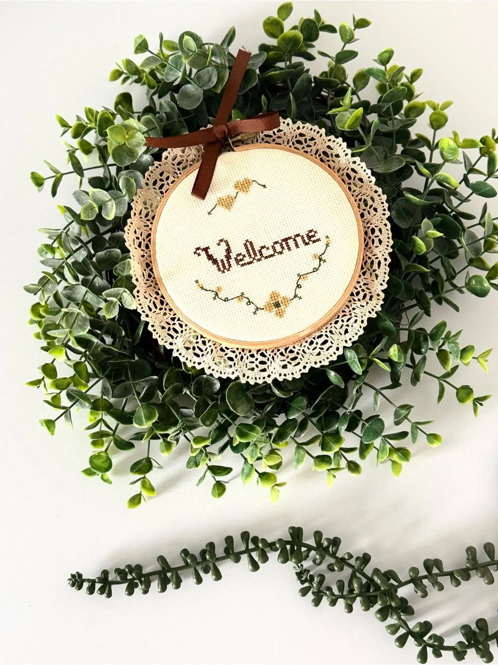Vintage 🪿🤎 Welcome Embroidery Hoop Wall Hanging in Cream and Brown